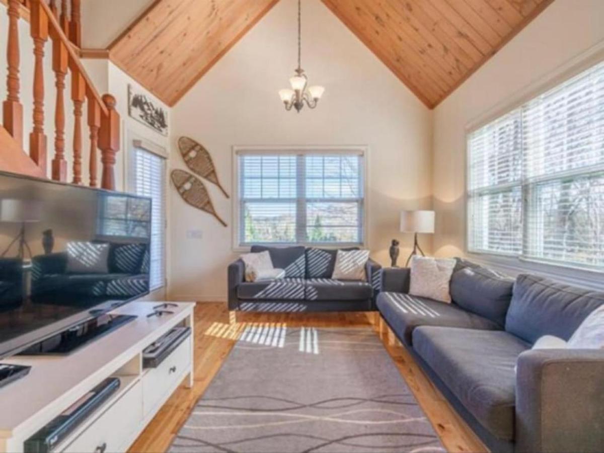 The Golf & Mountain View Retreat By Instant Suites Mont-Tremblant Exteriér fotografie